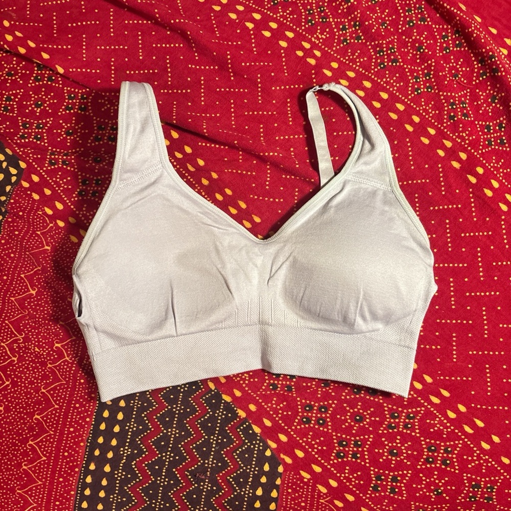 NWOT Puma Women's Lavender Sports Bra size medium